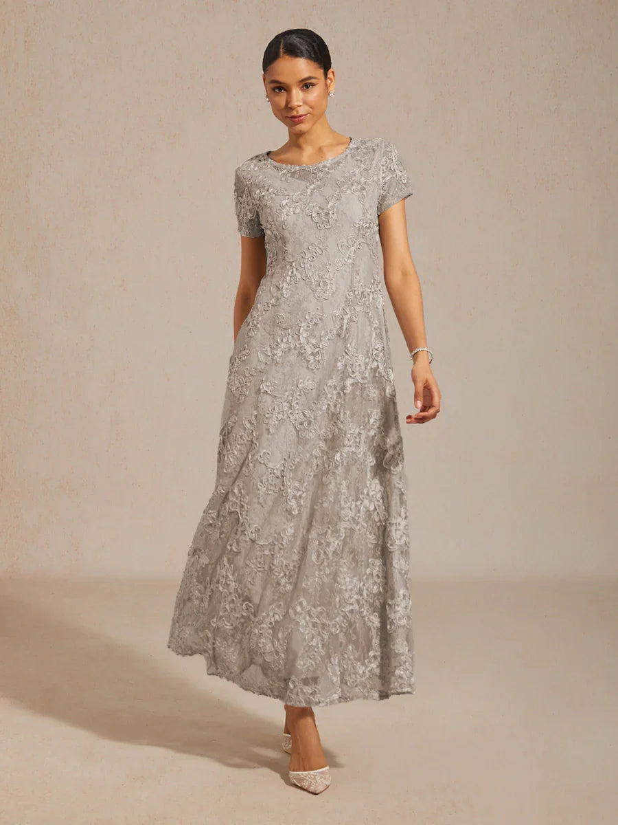 Abito A-Line in Pizzo Rosette con Decorazione di Paillettes