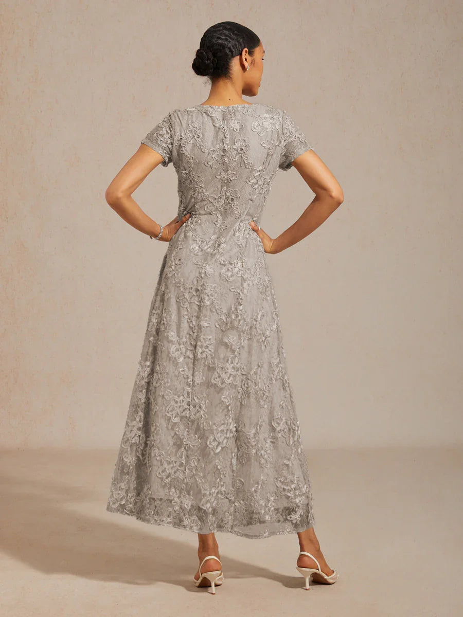 Abito A-Line in Pizzo Rosette con Decorazioni in Paillettes