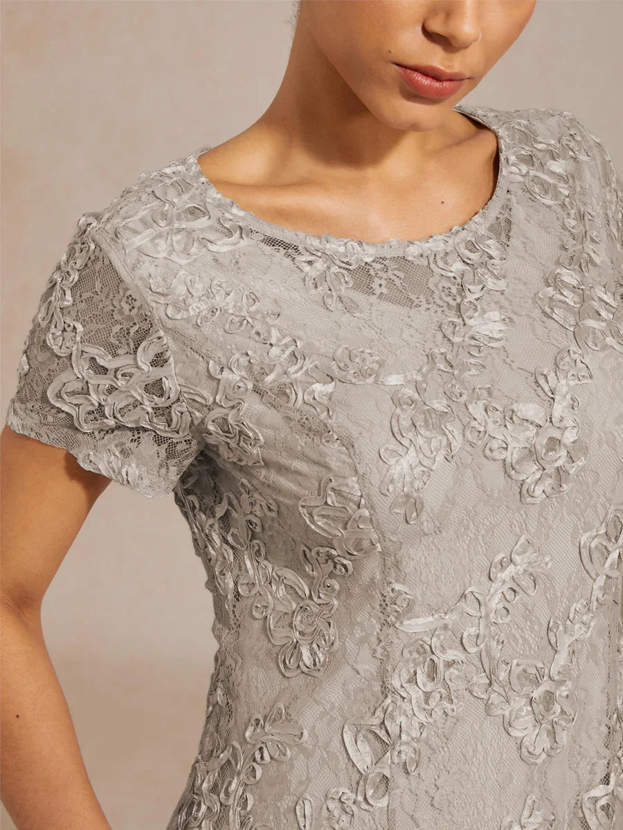 Abito A-Line in Pizzo Rosette con Decorazioni di Paillettes