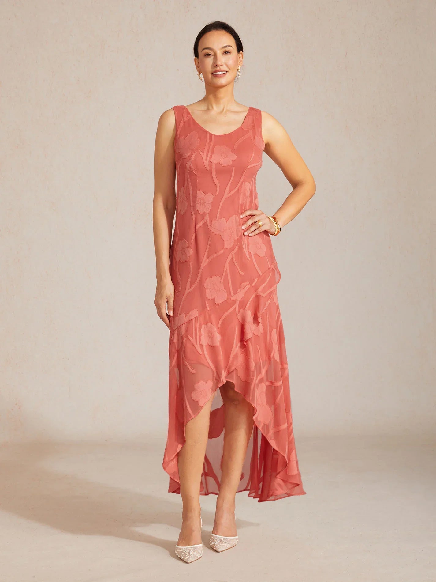 Abito da sera senza maniche in chiffon floreale con orlo asimmetrico