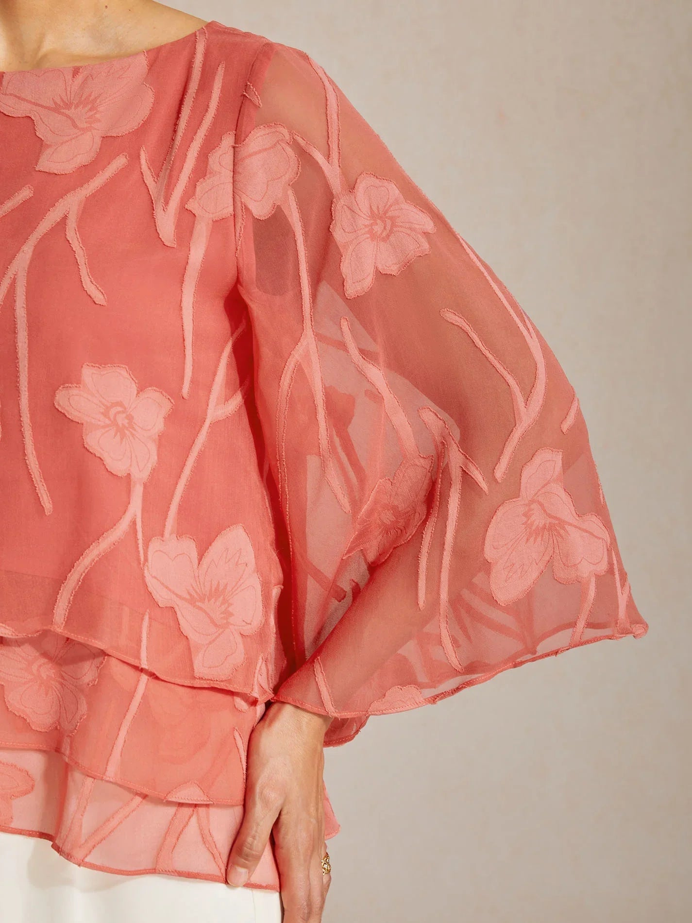 Blusa a Strati in Chiffon con Motivo Floreale