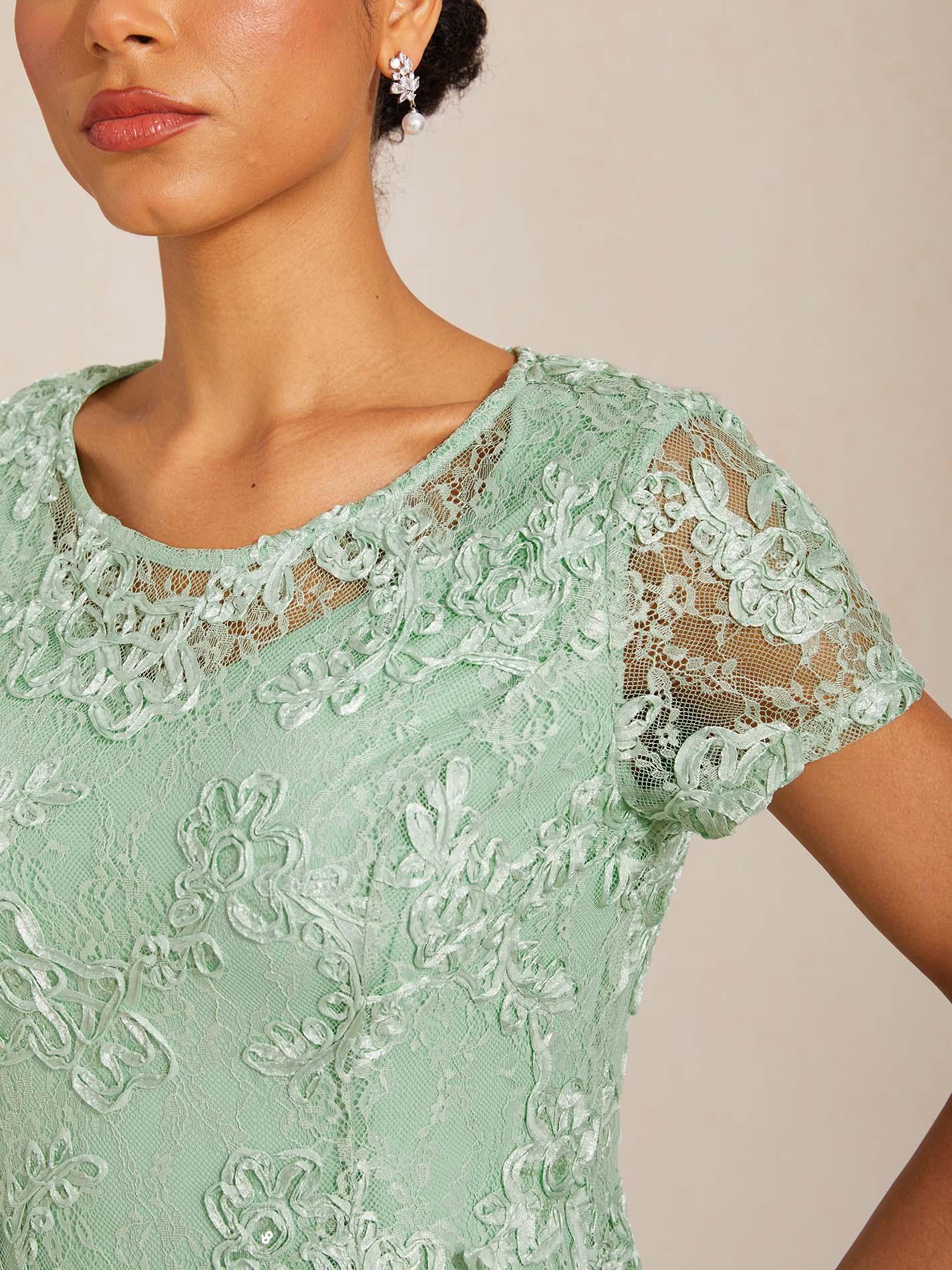 Abito A-Line in Pizzo Rosette con Decorazione di Paillettes