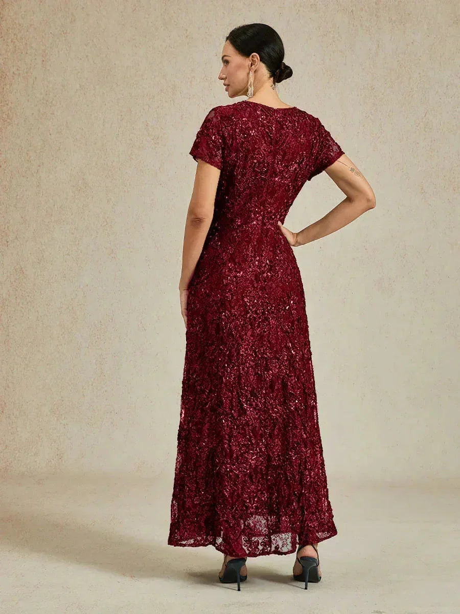 Abito A-Line in Pizzo Rosette con Decorazione di Paillettes
