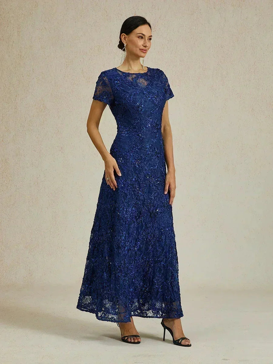Abito A-Line in Pizzo Rosette con Decorazione di Paillettes