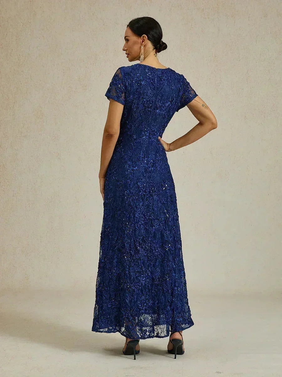 Abito A-Line in Pizzo Rosette con Decorazioni di Paillettes