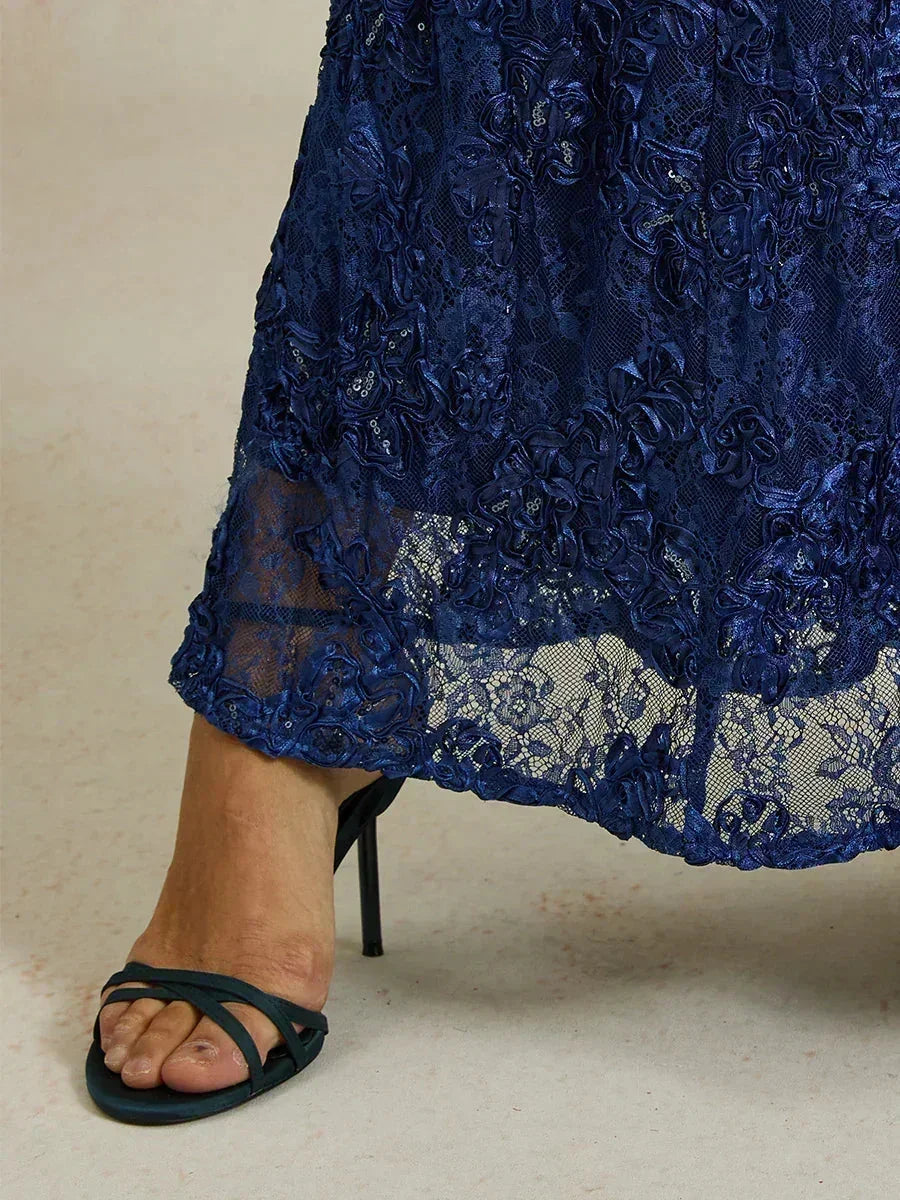 Abito A-Line in Pizzo Rosette con Decorazioni in Paillettes