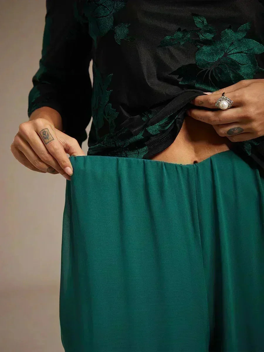 Pantaloni a Gamba Dritta con Sovrapposizione di Chiffon a Spacco