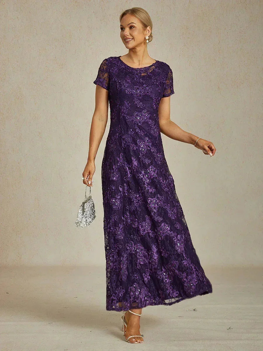 Abito A-Line in Pizzo Rosette con Decorazioni di Paillettes