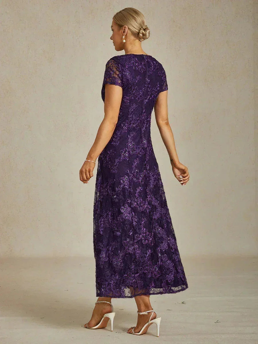 Abito A-Line in Pizzo Rosette con Decorazioni in Paillettes
