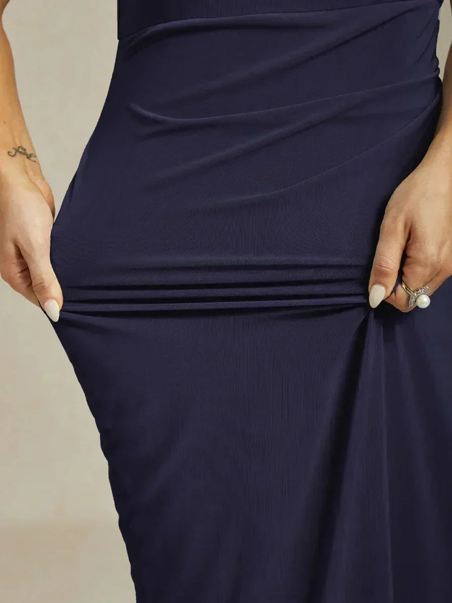 Abito Maxi Elegante con Perline e Dettaglio a Volant