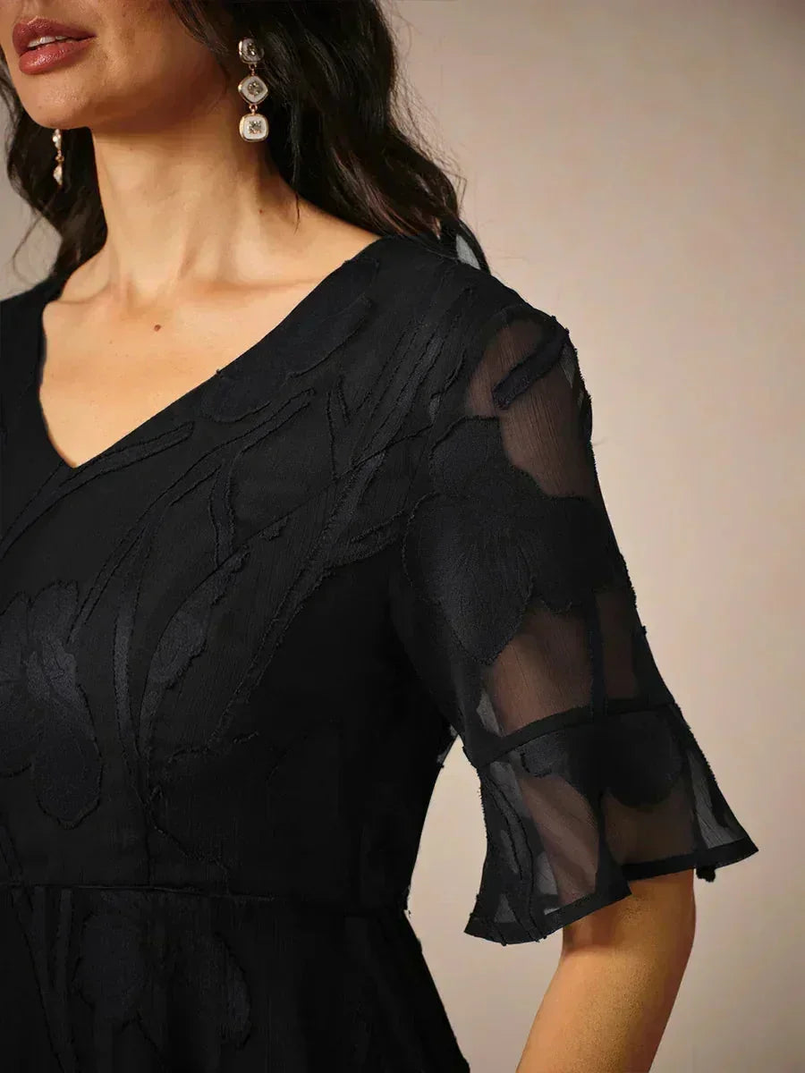 Abito Maxi in Pizzo con Maniche Fluttuanti
