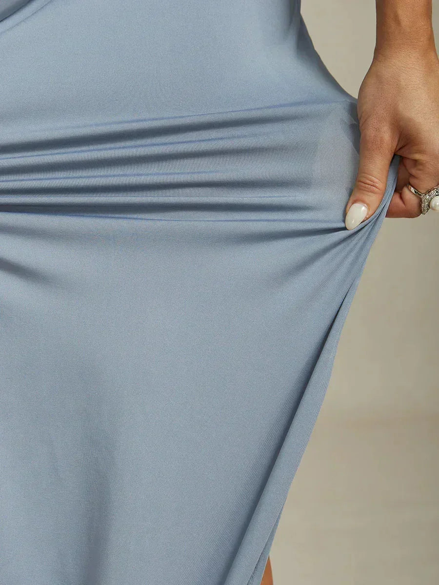 Abito Maxi Elegante con Perline e Dettaglio a Volant