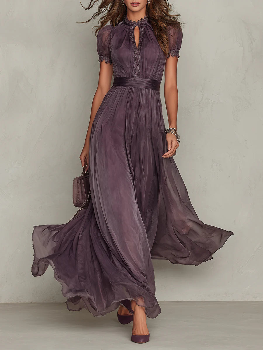 ESSENZIALE - Flavia • Abito Lungo Viola con Scollatura a Chiave e Bordo in Pizzo Chiffon