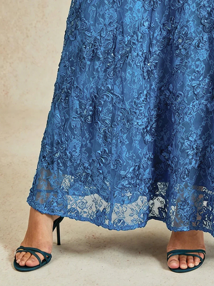 Abito A-Line in Pizzo Rosette con Decorazioni di Paillettes