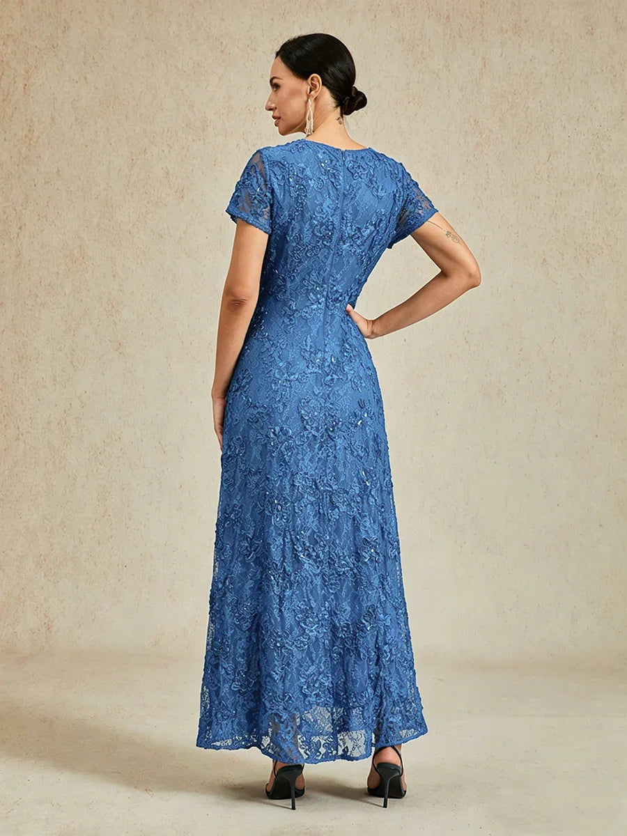 Abito A-Line in Pizzo Rosette con Decorazioni in Paillettes